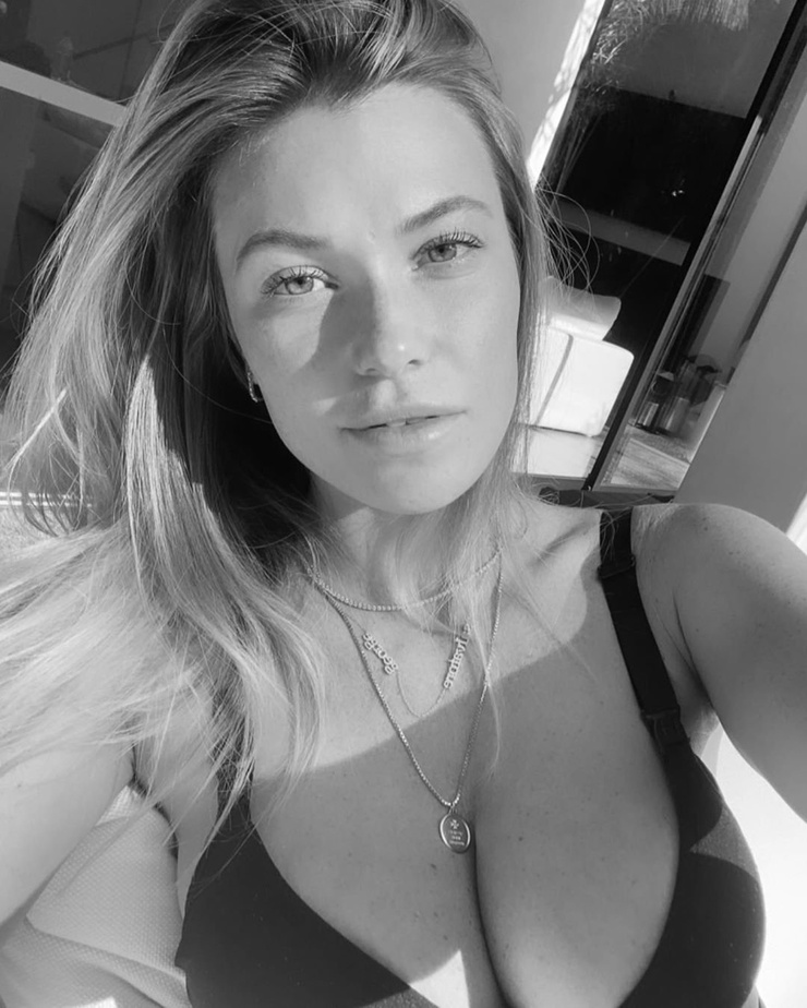 Samantha Hoopes Samantha Hoopes