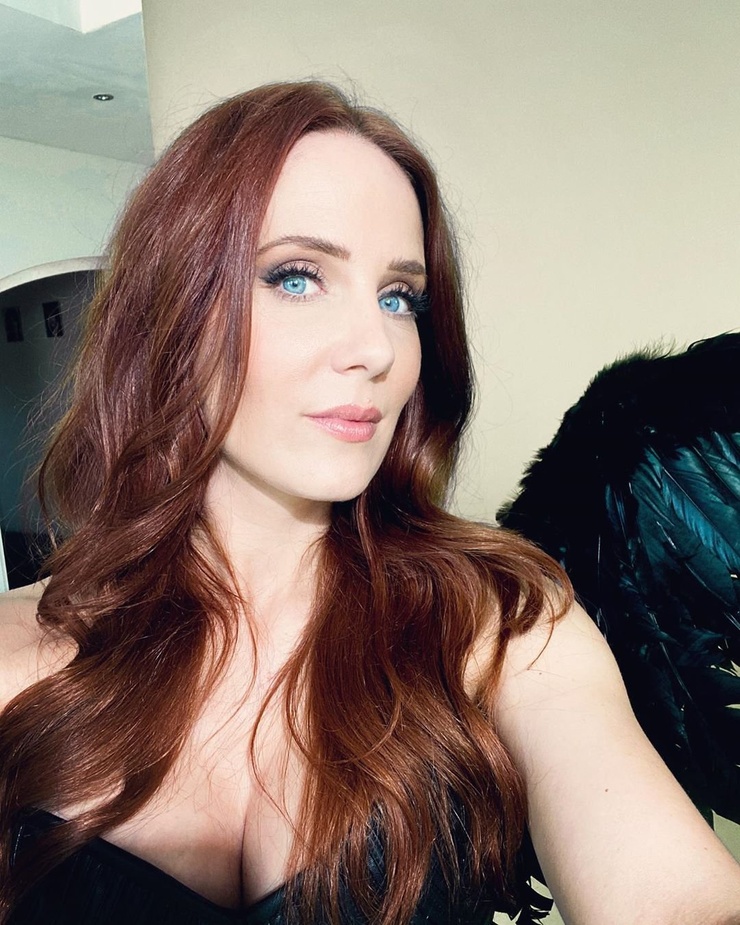 Simone Simons