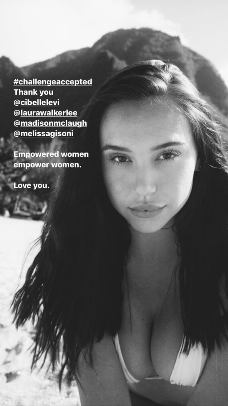 Alexis Ren
