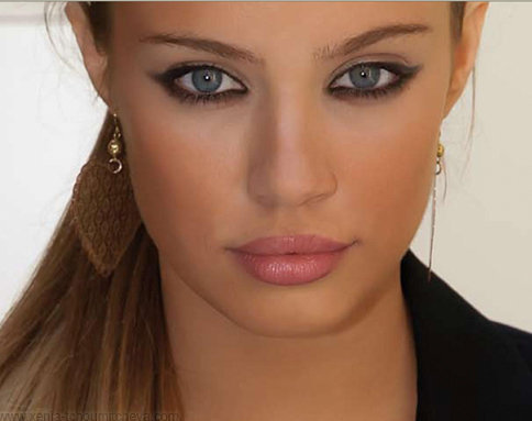 Xenia Tchoumitcheva Xenia Tchoumitcheva