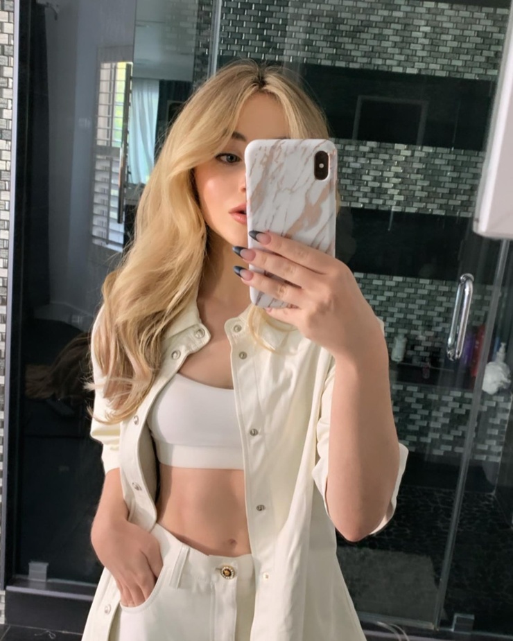 Sabrina Carpenter Sabrina Carpenter