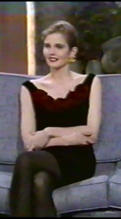 Annabel Giles
