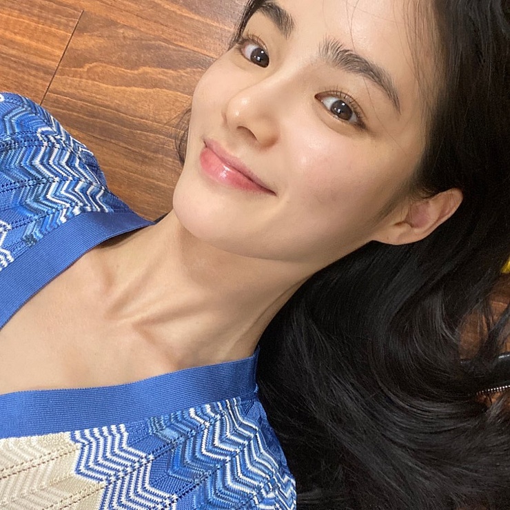Suzu Hong