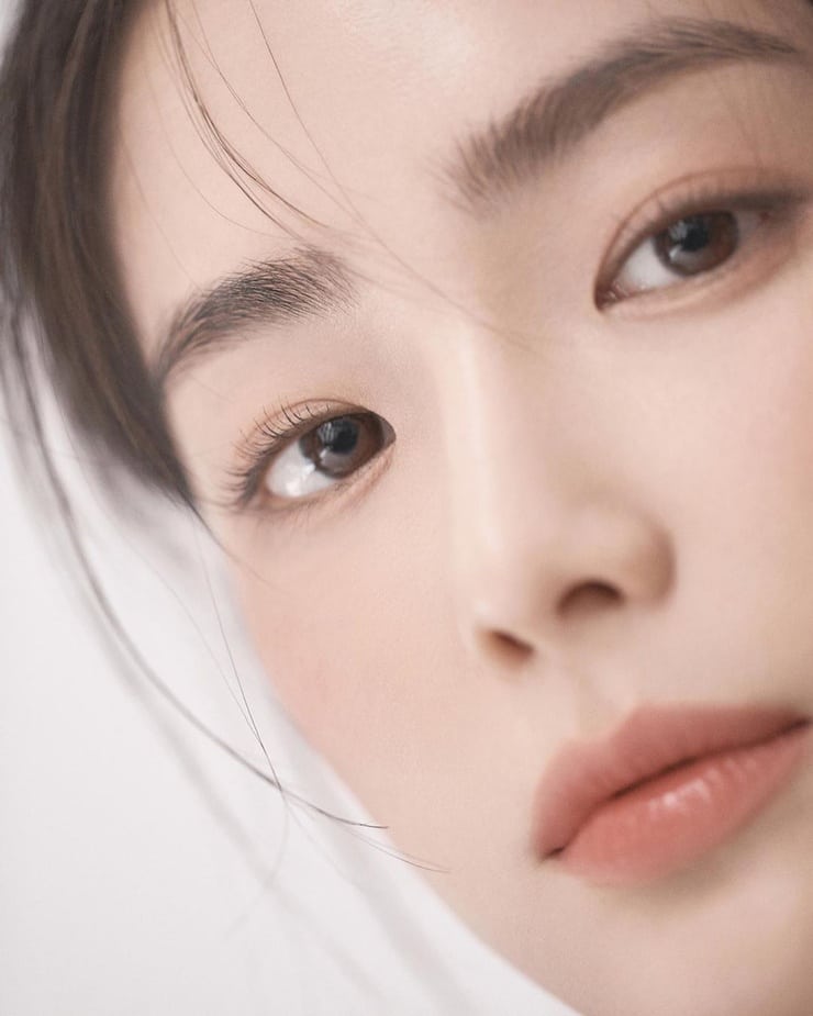 Suzu Hong