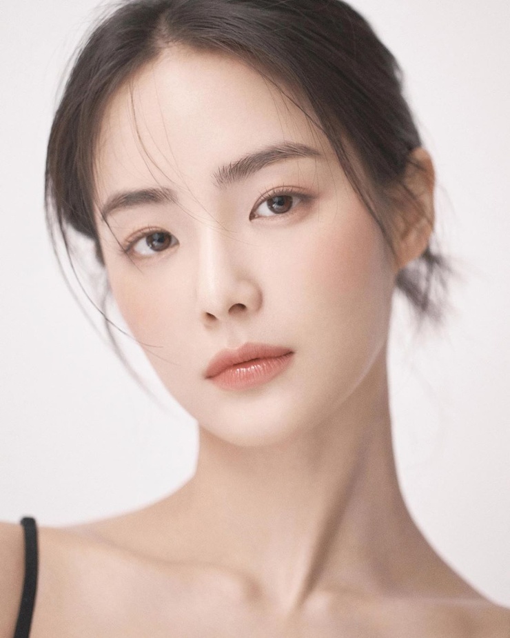 Suzu Hong Suzu Hong