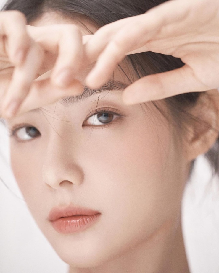 Suzu Hong Suzu Hong
