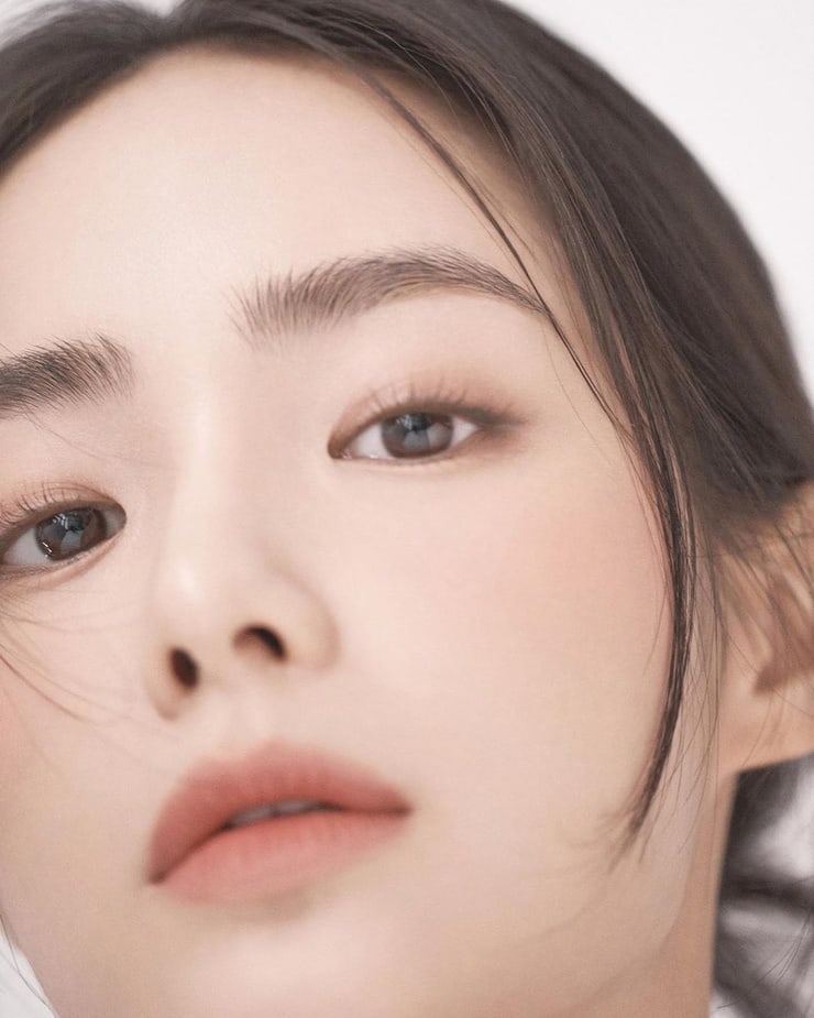 Suzu Hong Suzu Hong