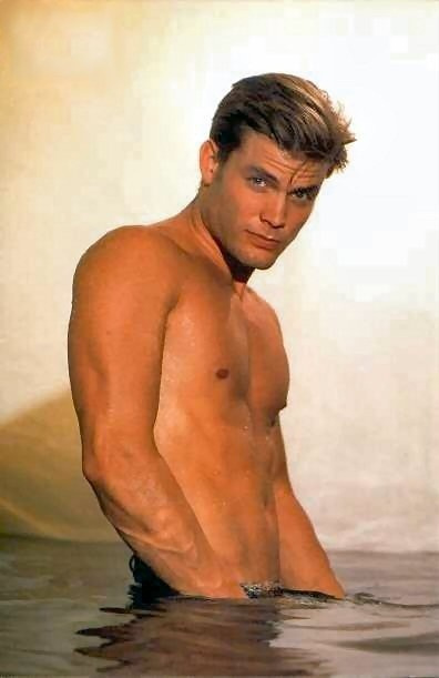 Casper Van Dien