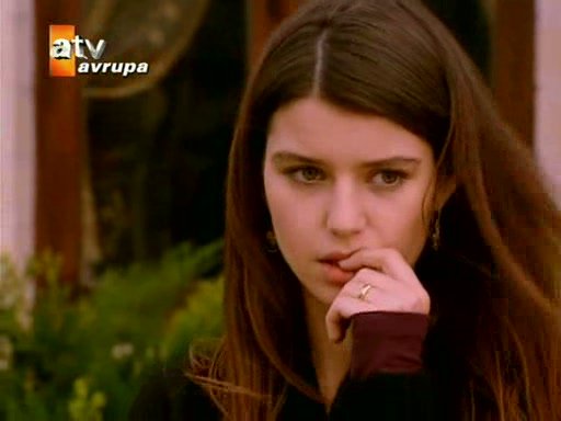 Beren Saat Beren Saat