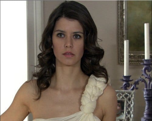 Beren Saat Beren Saat