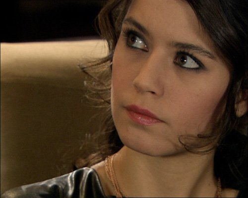 Beren Saat Beren Saat