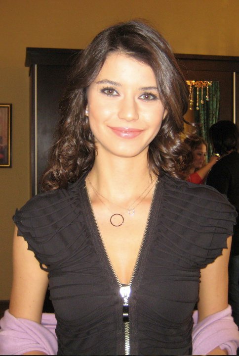 Beren Saat Beren Saat