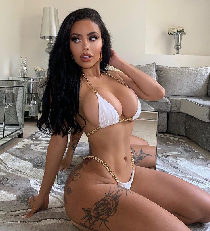 Chloe Saxon