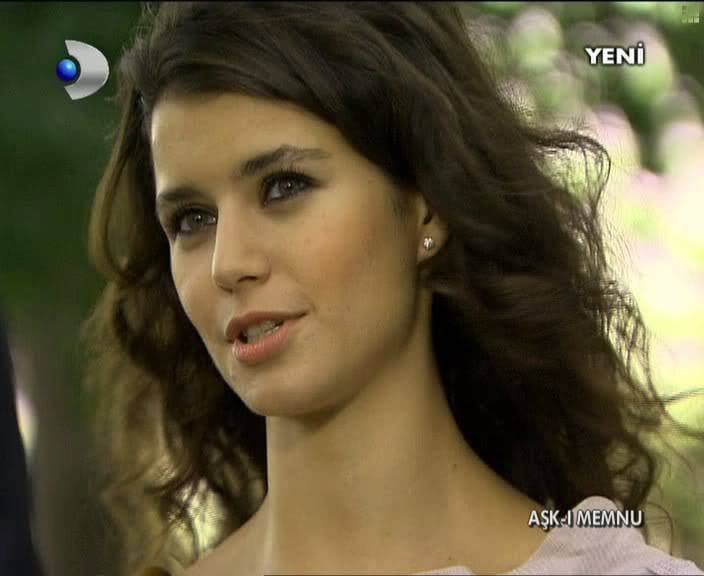 Beren Saat Beren Saat