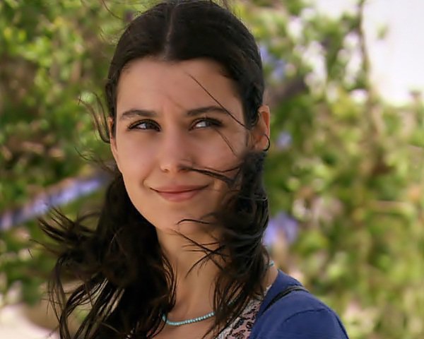Beren Saat Beren Saat