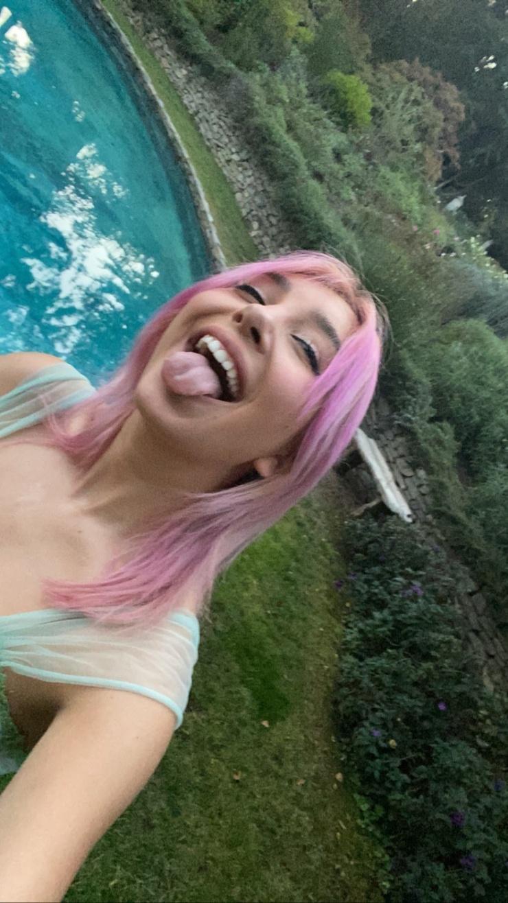 Jennessa Rose