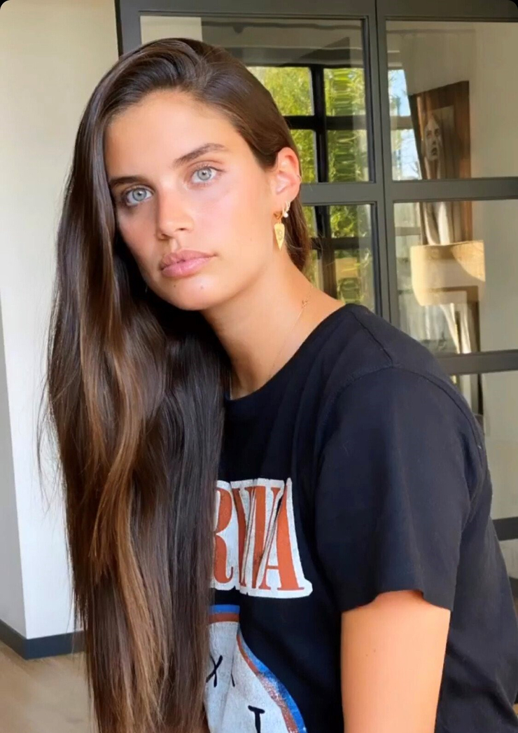 Sara Sampaio image