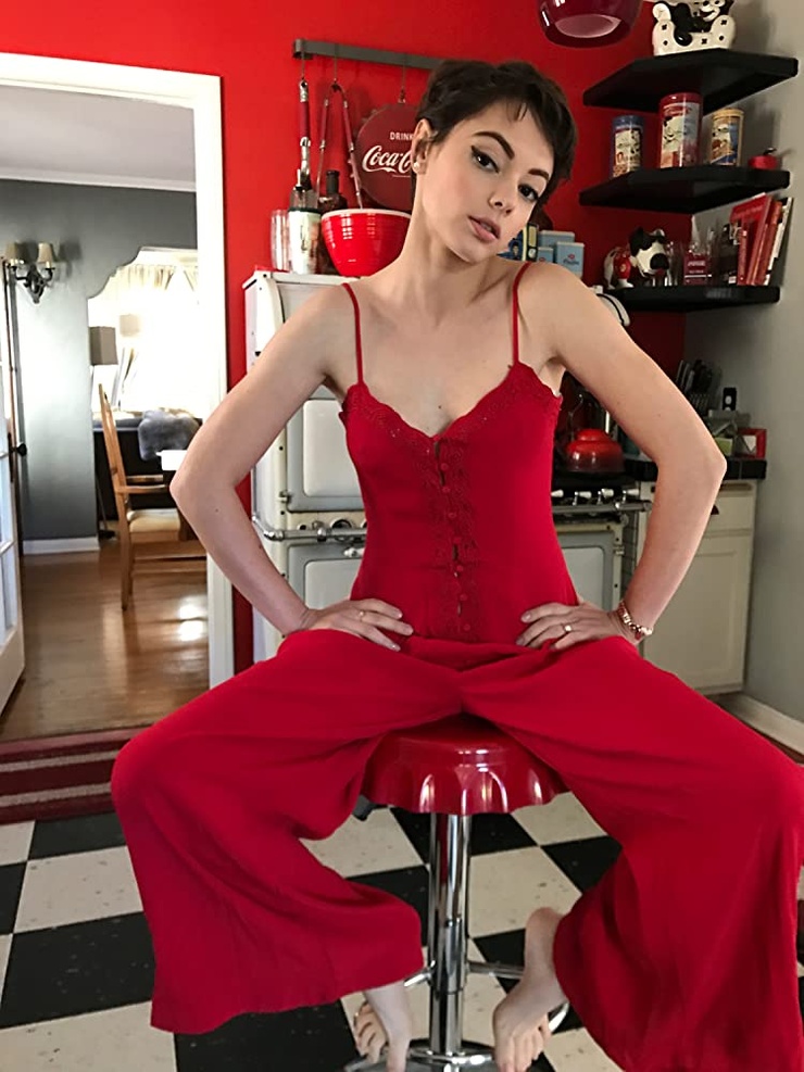 Laura Glavan Laura Glavan