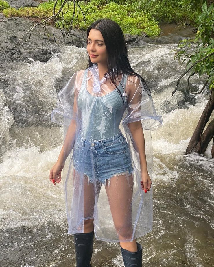 Ruhi Singh