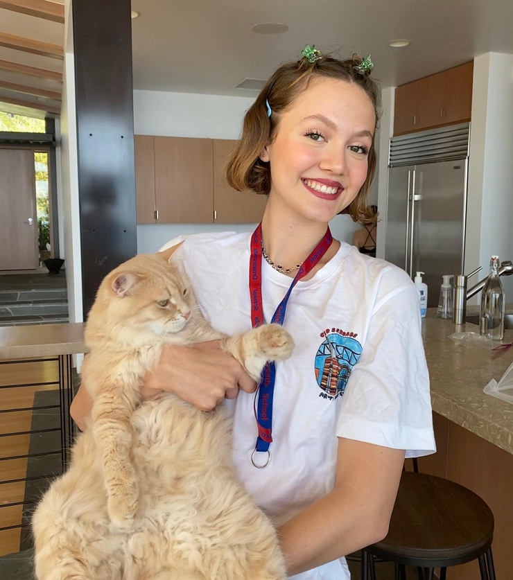 Iris Apatow