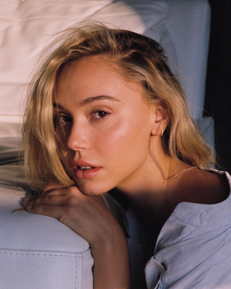 Alexis Ren Alexis Ren