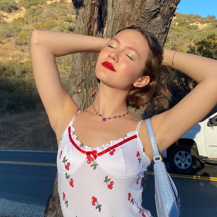 Iris Apatow
