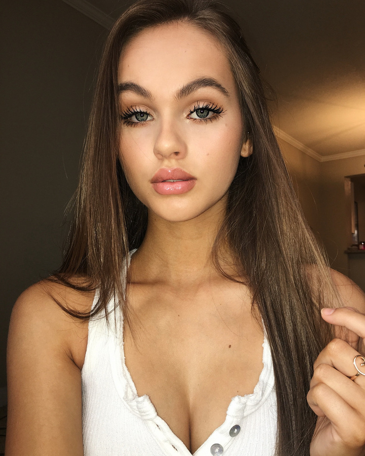 Lily Easton Lily Easton