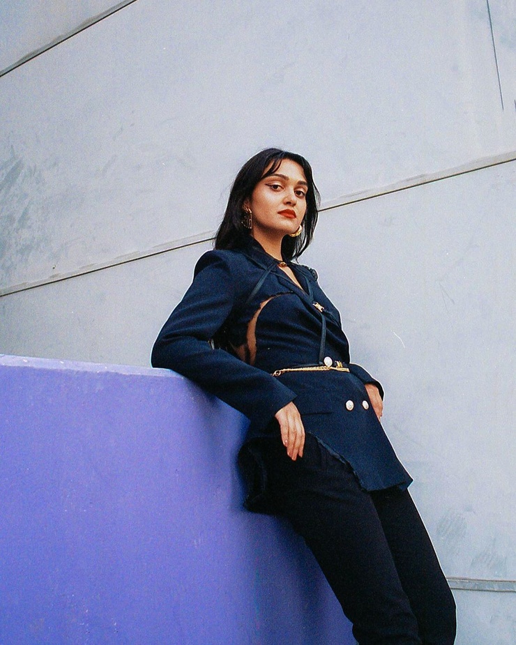 Ariela Barer