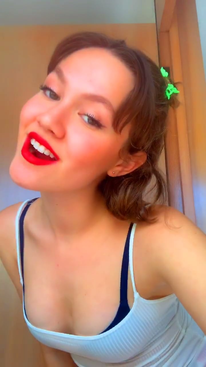 Iris Apatow