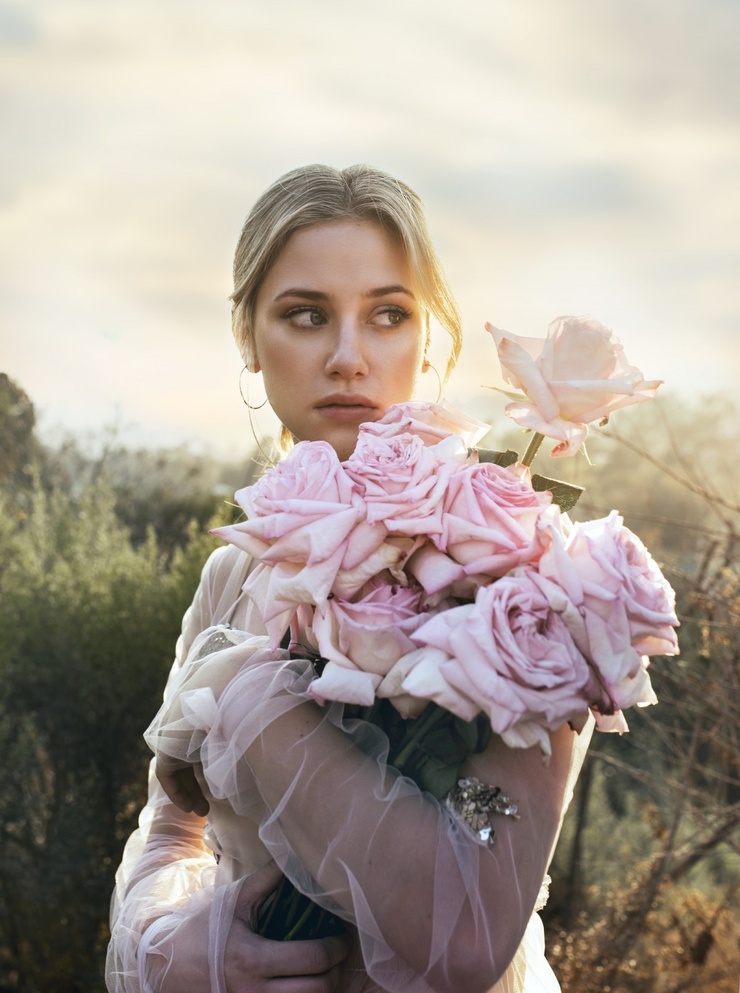 Lili Reinhart