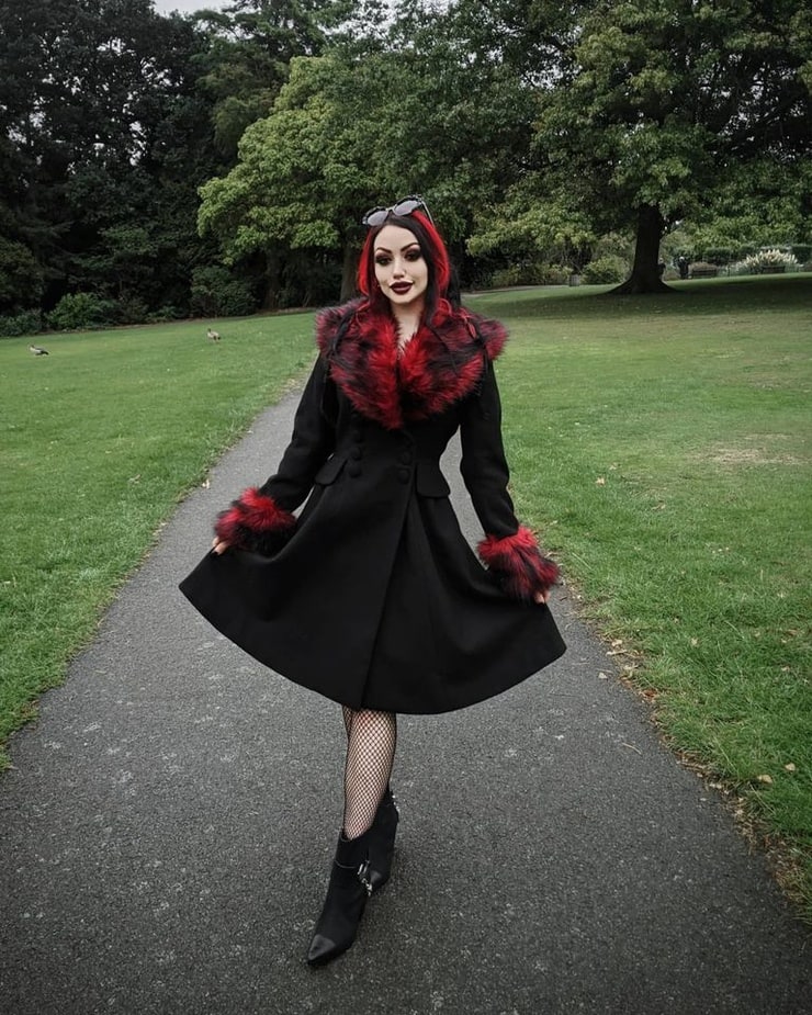 Picture of Dani Divine