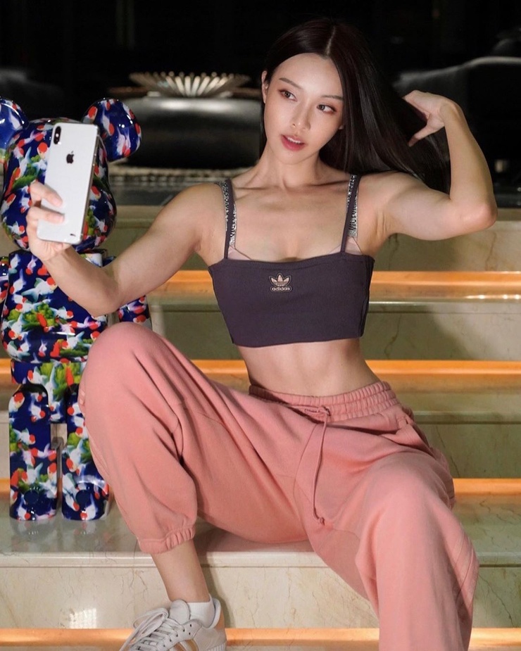 Cathryn Lee