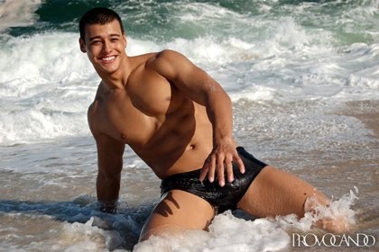 Rodrigo Provocando