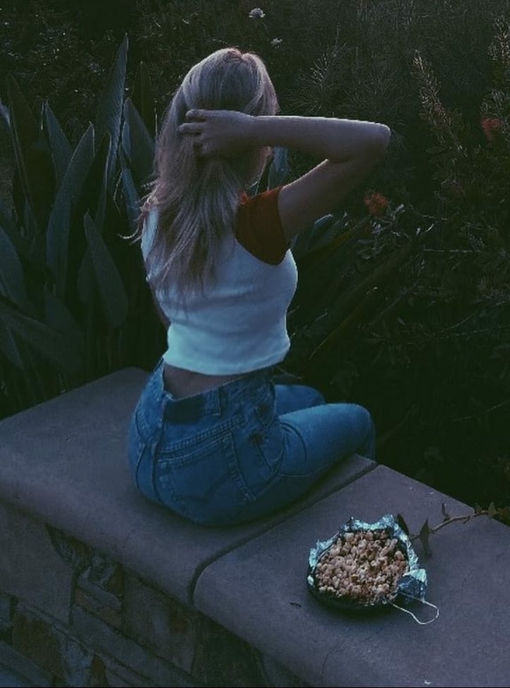 Alyvia Alyn Lind