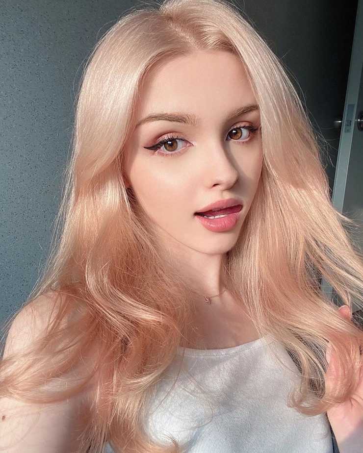 Elina Karimova Elina Karimova