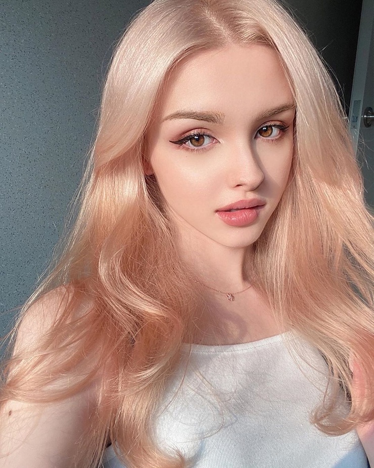 Elina Karimova Elina Karimova