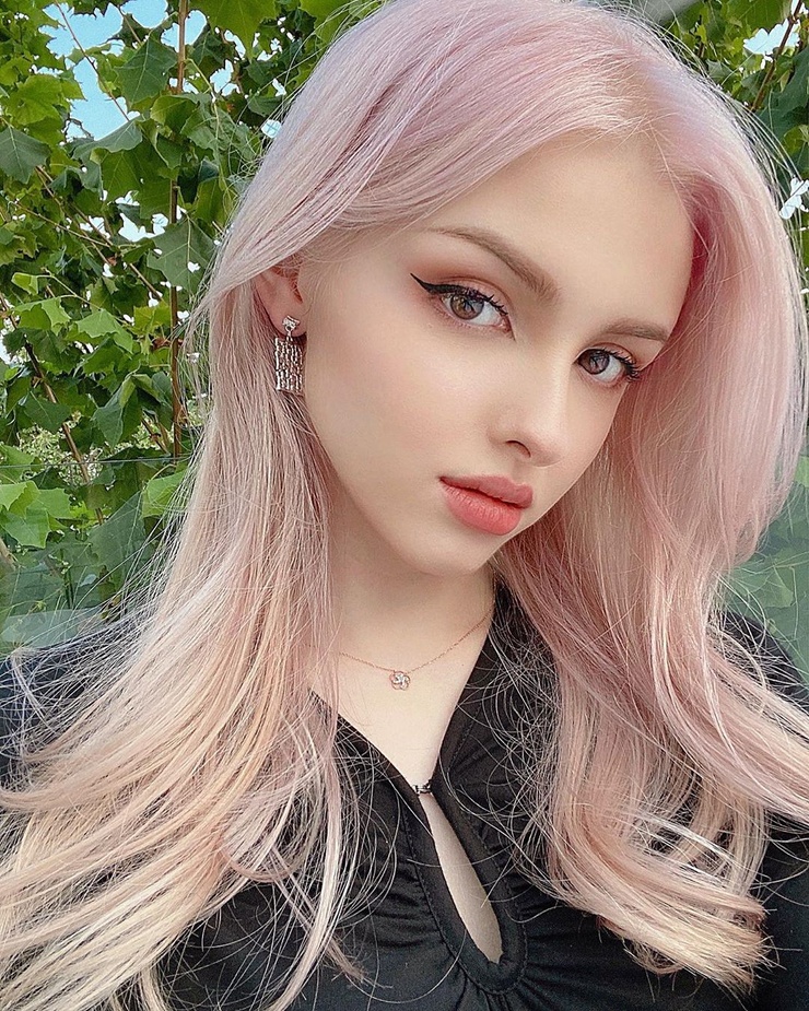 Elina Karimova Elina Karimova
