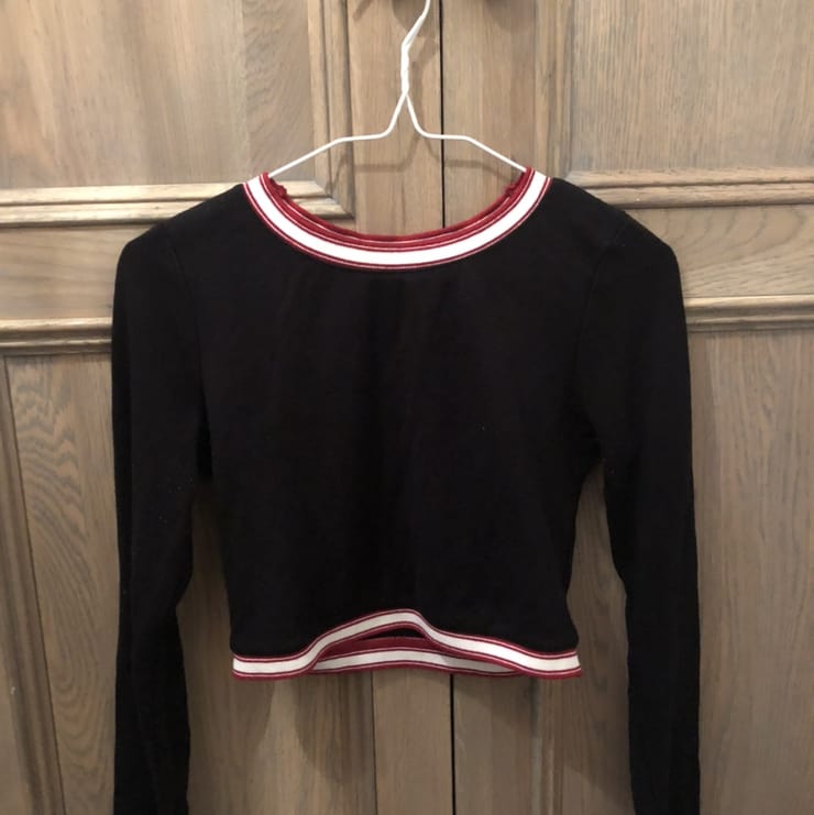 Picture of Abercrombie & Finch black crop top