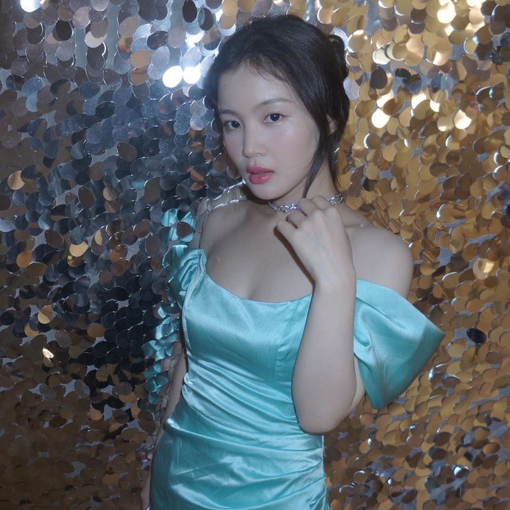 Lee Ha Yi