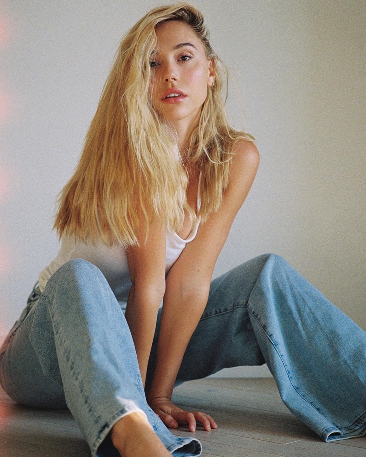 Alexis Ren Alexis Ren
