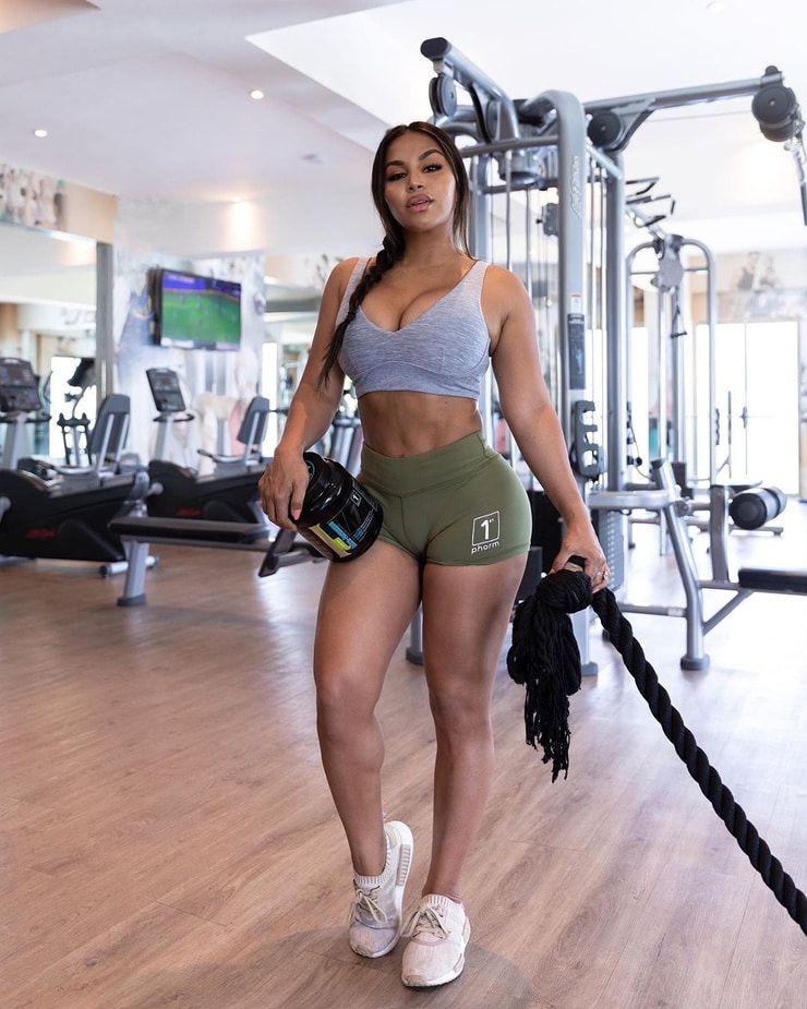 Dolly Castro