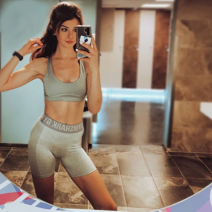 Chloe Middleton Chloe Middleton