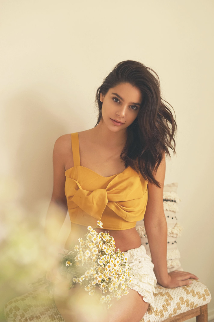 Alayna Licardi Alayna Licardi