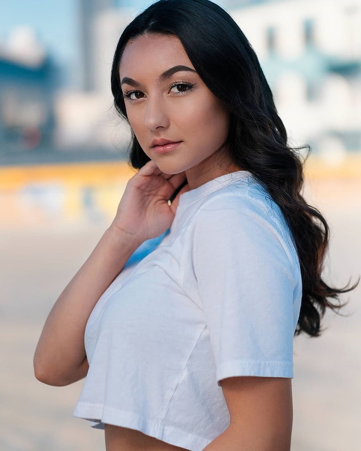 Cailey Lonnie(01)