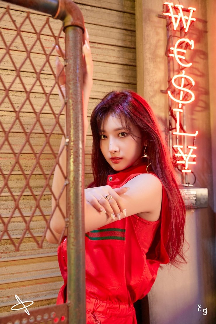 EVERGLOW EVERGLOW