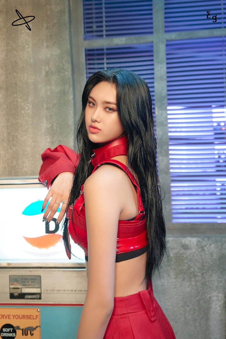 EVERGLOW EVERGLOW