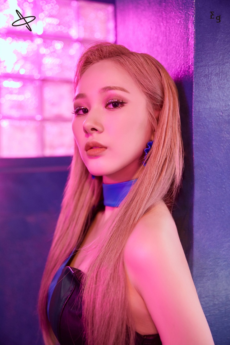 EVERGLOW EVERGLOW