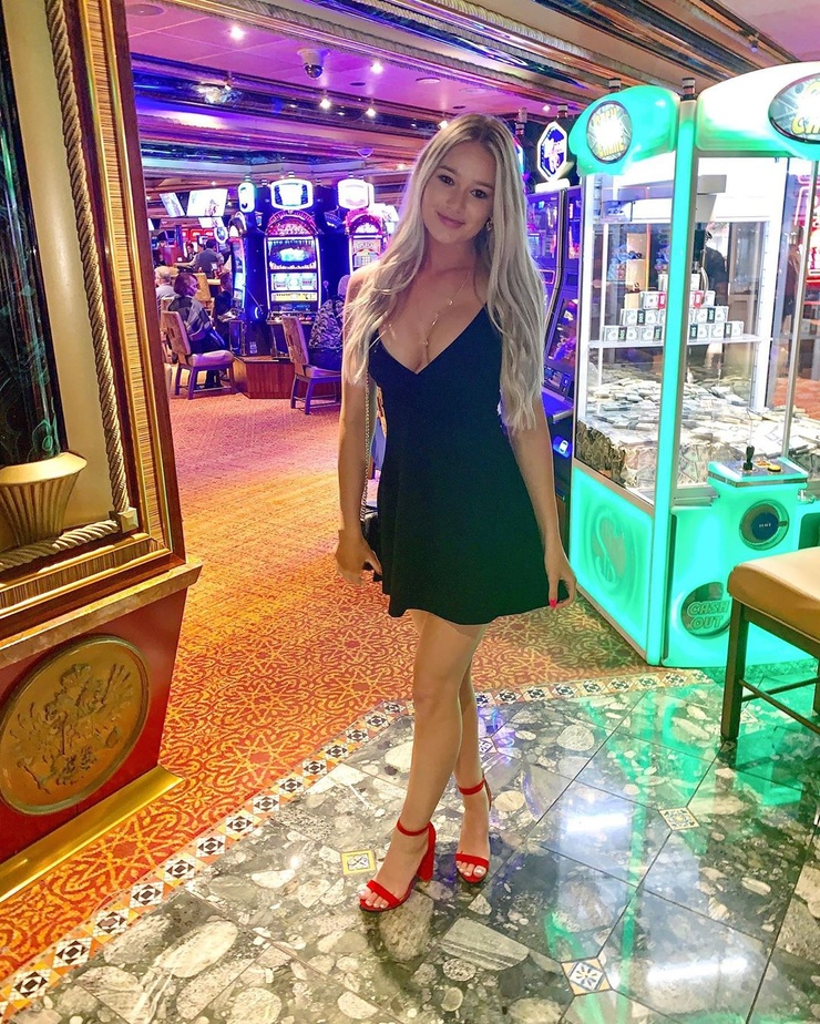Kelsey Wileniuss Kelsey Wileniuss