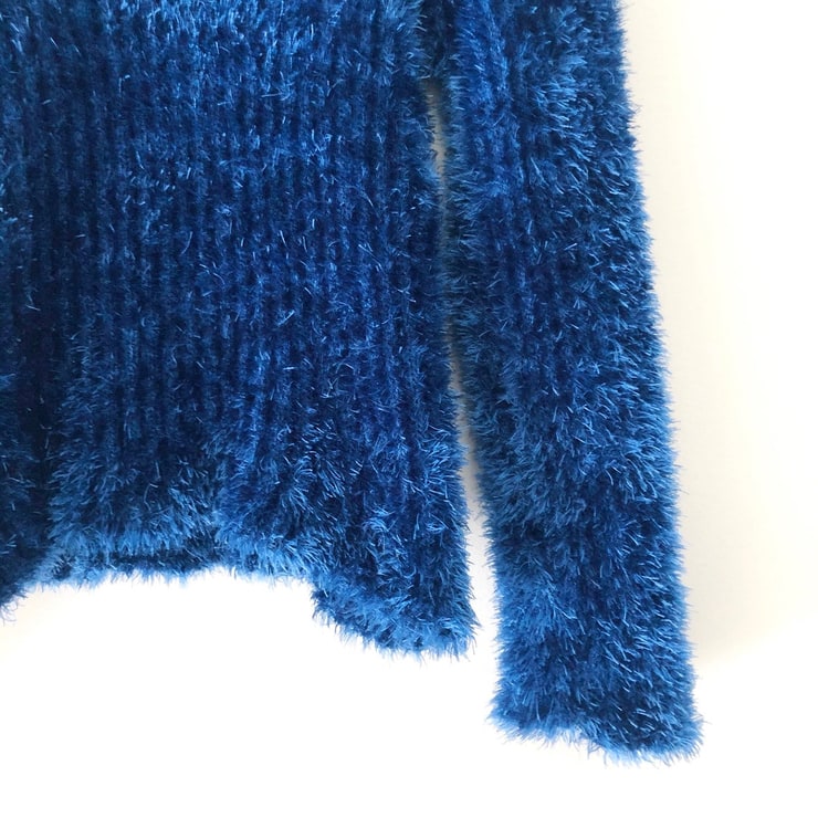 Vintage 90s Cropped Blue Fuzzy V-Neck Sweater One Size