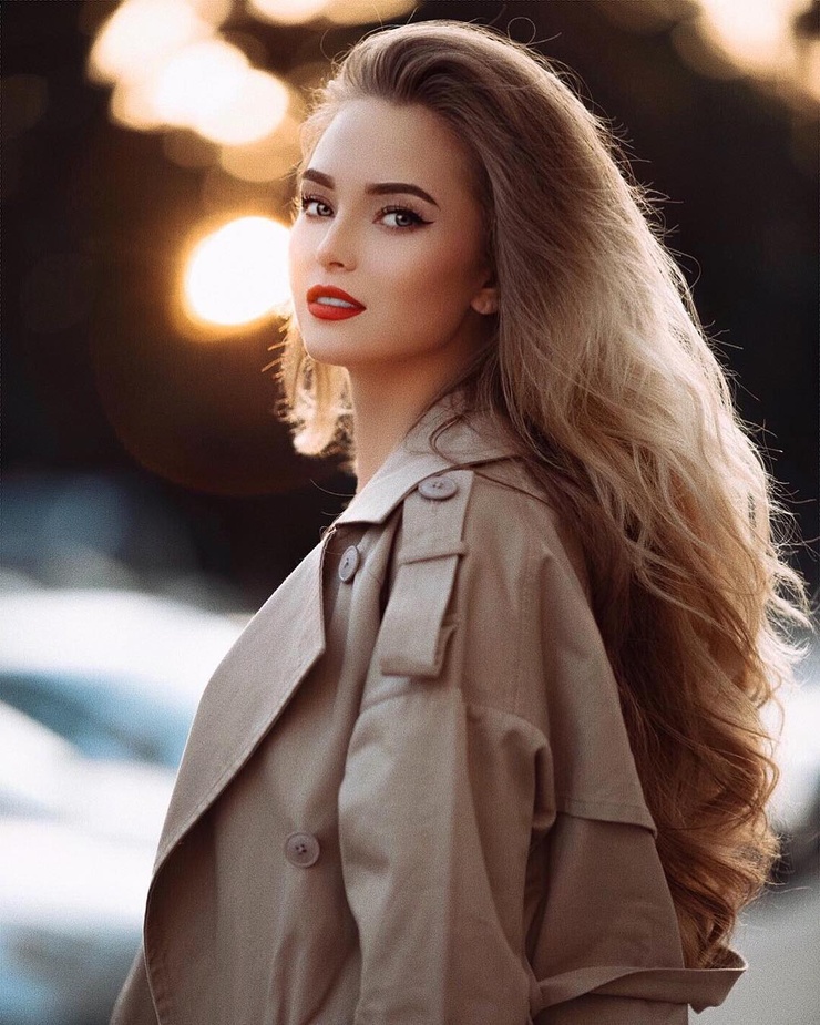 Anna Konic Anna Konic